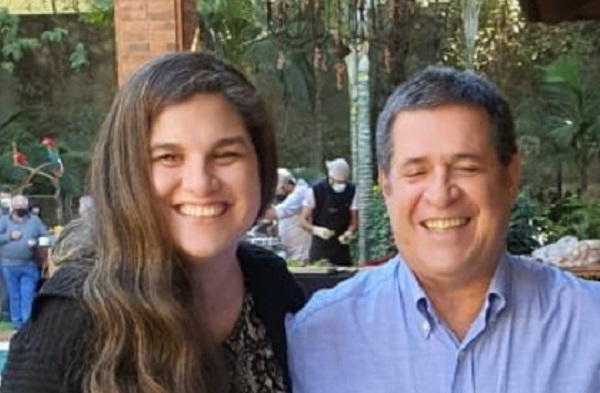 Denuncian a “tuitera cartista” por apología al delito