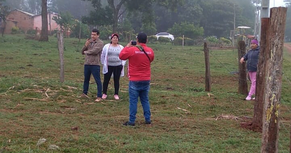 Abogado aclara que mujer no fue desalojada y que ella fue quien invadió propiedad - Noticiero Paraguay