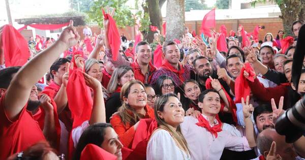 La Nación / Peña y Alliana destacan trabajo de mujeres en el Partido Colorado y en los espacios de poder