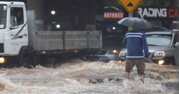 La Nación / Municipio asunceno presenta proyecto de reestructuración presupuestaria para desagüe pluvial