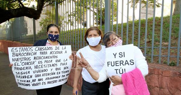 La Nación / Pacientes oncológicos piden al IPS que garantice provisión de insumos