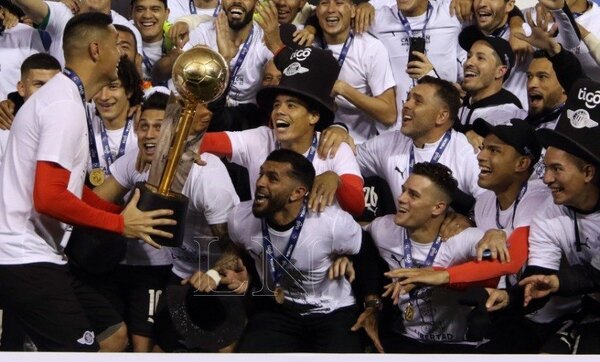 Versus / Gómez, emocionado al máximo por su primer título y haber superado una fea lesión - Paraguaype.com