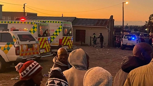 Encuentran muertos a 20 jóvenes en un bar de Sudáfrica | 1000 Noticias