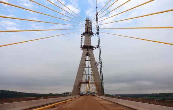 Solo faltan 76 metros para unirse completamente el Puente de la Integración