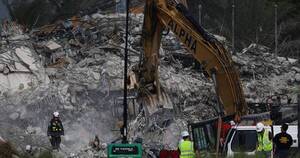 La Nación / Tragedia en Miami: cónsul paraguayo acompañó emotivo acto en recordación de las víctimas