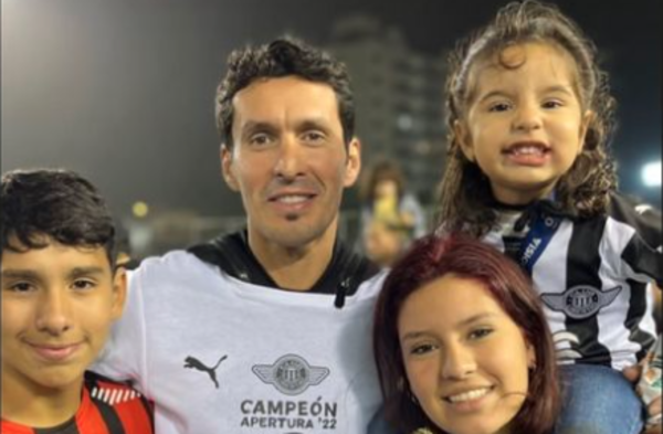 Versus / Cristian Riveros, el albinegro que siempre vuelve para ser campeón - Paraguaype.com