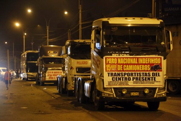 Gremios de transportistas de Perú mantienen en pie de huelga a partir del lunes - MarketData