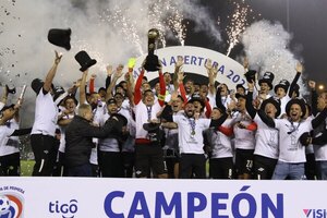 Versus / Las felicitaciones de Robert Harrison a Libertad por su título 22 - Paraguaype.com