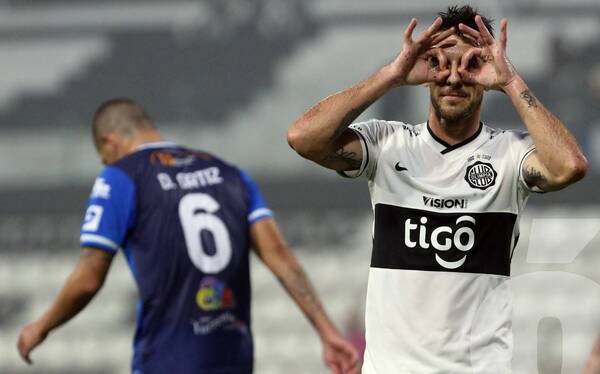 Crónica / Olimpia golea al "12" y mira motivado su partido de Copa
