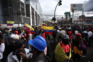 El presidente de Ecuador rebaja los precios congelados de las gasolinas y del diésel - MarketData