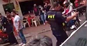 La Nación / PMT, a los golpes con un conductor