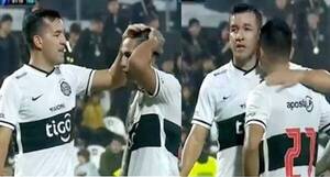 Crónica / [VIDEO] Olimpistas cañean a Camacho por negarle su primer gol a Pomelo