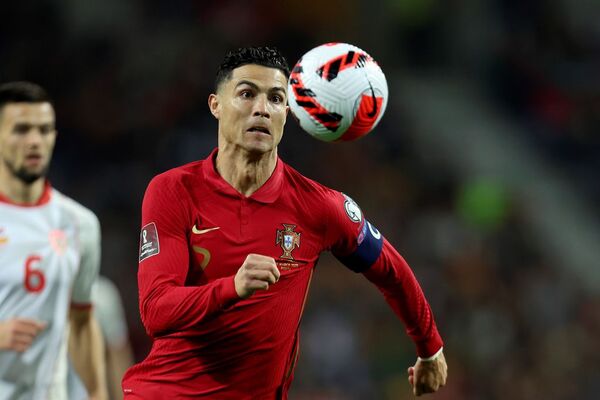 Diario HOY | Subastan una camiseta de Ronaldo para ayudar a los soldados ucranianos
