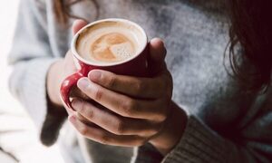 La cafeína aumenta las posibilidades de realizar compras impulsivas, advirtió un estudio