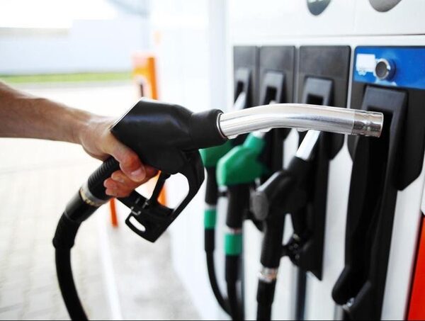 Cae venta de combustibles en emblemas privados tras reajuste de precios · Radio Monumental 1080 AM