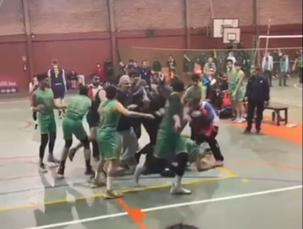 Colegios repudian ataque de un padre a un estudiante durante intercolegial - Nacionales - ABC Color