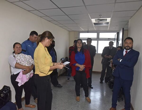 Alerta aeropuerto: por caso de covid suspenden preliminar para seis acusados - Nacionales - ABC Color