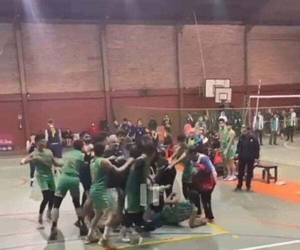 Colegio emite comunicado tras episodio de violencia en intercolegial de las Teresas