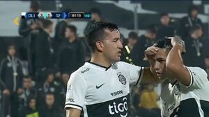 Néstor Camacho saca el penal a Pomelo Vera y desata polémica
