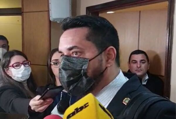 Funcionario destituido de DINAC dijo que es víctima de la omisión y las «ansias de seguir en los cargos»