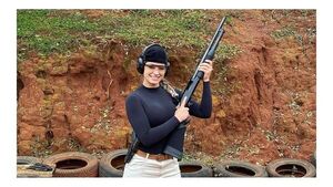 Paola Ruíz Díaz: "Me produce mucho placer  portar un arma, ya sea corta o larga"