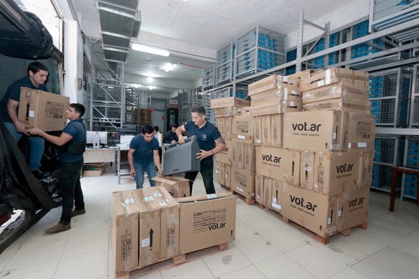 Envían máquinas de votación para las capacitaciones en Capital | 1000 Noticias