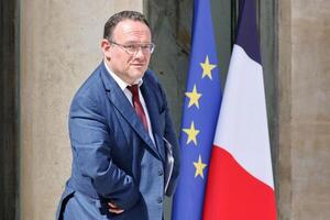 Diario HOY | Denuncian a un ministro francés por agresión sexual