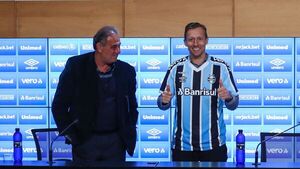 Gremio anuncia el retorno de Lucas Leiva después de 15 años