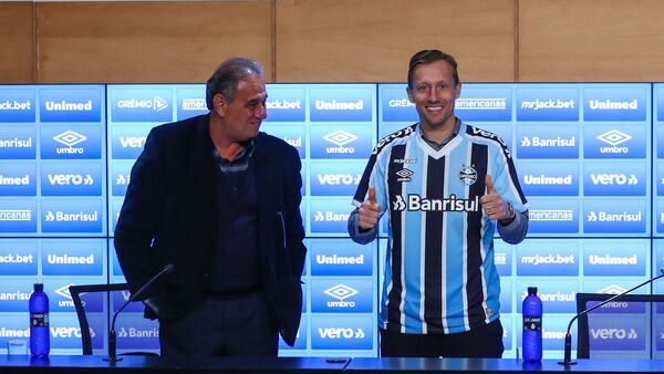 Gremio anuncia el retorno de Lucas Leiva después de 15 años