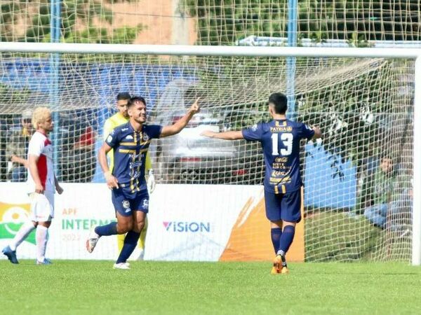 Trinidense venció a Colegiales y regresó a la cima de la Intermedia - Fútbol de Intermedia - ABC Color