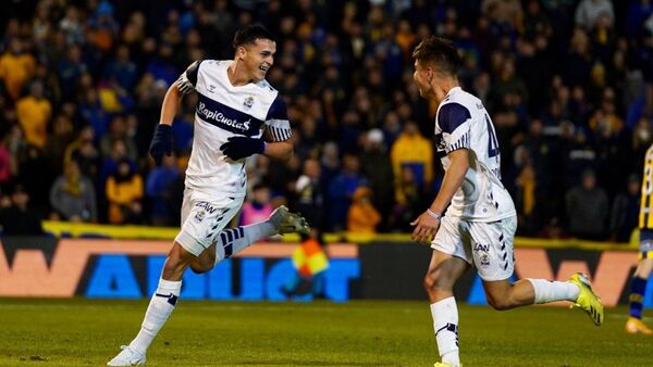 El cruce de palabras entre Ramón Sosa y Carlos Tévez