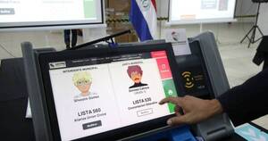 La Nación / Entregan más de 100 máquinas de votación en Asunción para capacitación del voto electrónico