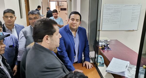 Ricardo Estigarribia inscribió su precandidatura para la Gobernación de Central - Megacadena — Últimas Noticias de Paraguay