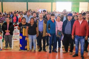 MDS realiza pagos y entrega tarjetas a familias de Tekoporã en Alto Paraguay - Noticiero Paraguay