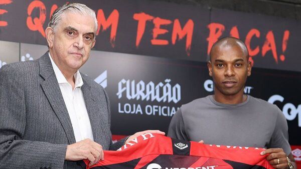 Rival de Libertad anuncia la contratación de Fernandinho
