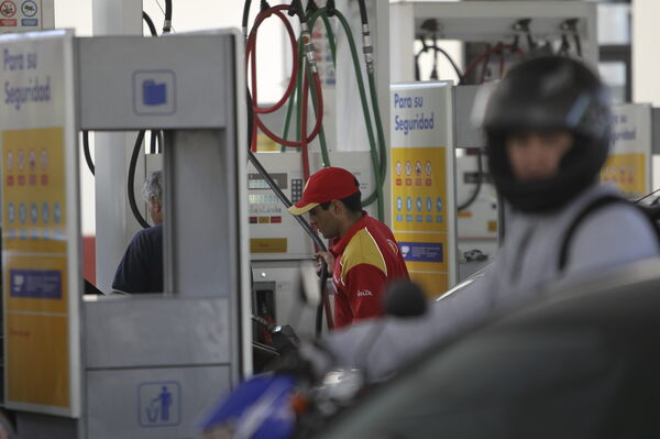 La escasez de gasóleo se agrava y extiende en Argentina - MarketData