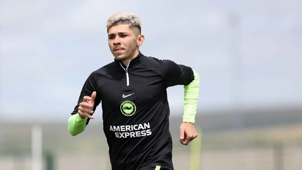 Julio Enciso y su primer día de pretemporada en el Brighton