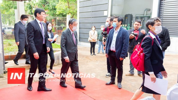 EL GOBERNADOR DE ITAPÚA RECORRIÓ OBRAS EJECUTADAS EN EL HRE 