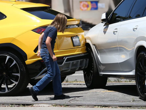 Hijo de 10 años de Ben Affleck choca un Lamborghini en L.A