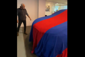 (VIDEO)Tremenda sorpresa envuelta, en una bandera azulgrana, para el presi de Cerro Porteño