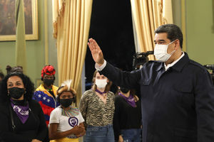 Maduro invita a las empresas francesas a producir petróleo y gas en Venezuela - MarketData