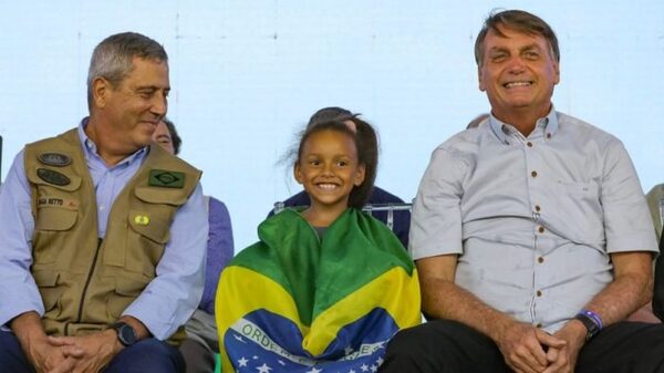 Bolsonaro nombrará al exministro de Defensa como compañero de fórmula - ADN Digital