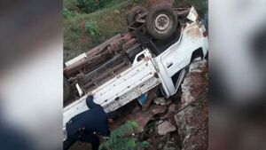 Adolescente viajaba en carrocería y muere aplastado tras accidente
