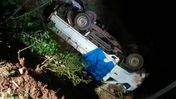 Adolescente que viajaba en la carrocería murió tras accidente