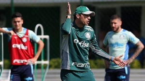 Crónica / DT de Palmeiras, por la seguidilla de partidos: “Solo rezo”