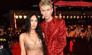 Machine Gun Kelly intentó suicidarse mientras hablaba con Megan Fox por llamada