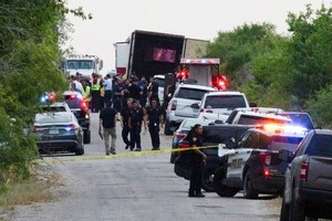 Diario HOY | Encuentran más de 40 migrantes muertos dentro de un camión en Texas