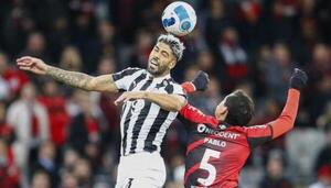 Diario HOY | Un Libertad con bajas, pero fortalecido por el título, desafía al Paranaense en Brasil