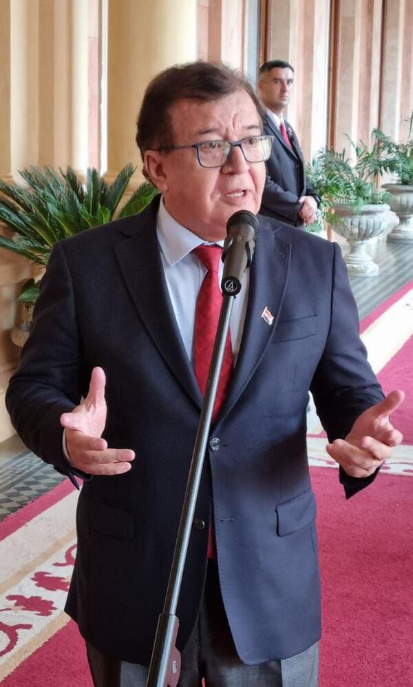 “¿Quieren un presidente ordenanza o uno que tenga lucha partidaria?”, dice Nicanor en encendido discurso - Nacionales - ABC Color