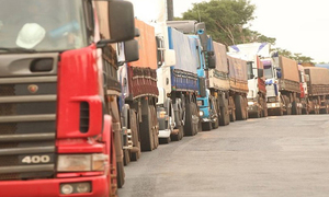 Camioneros exigen al Gobierno reducir el precio del combustible en G. 1.500 - OviedoPress